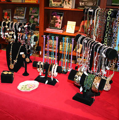 Discount Shelving & Displays - Gift Shops